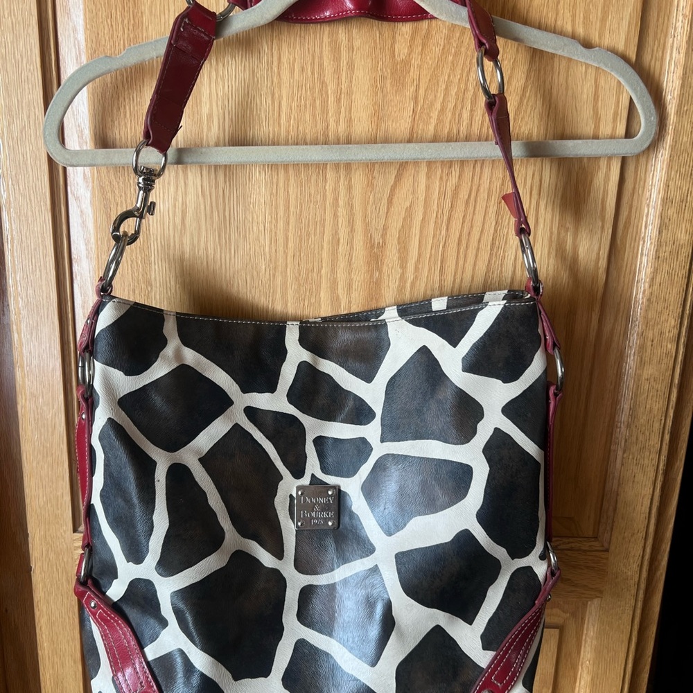 Dooney & Bourke Betty boop Black and White Giraffe Print Women's Bag